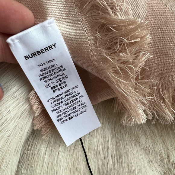 NWT Burberry Scarf/Shawl - Picture 2 of 4